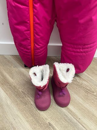Conjunto Buzo y Botas Invierno Niña talla EU 20-21