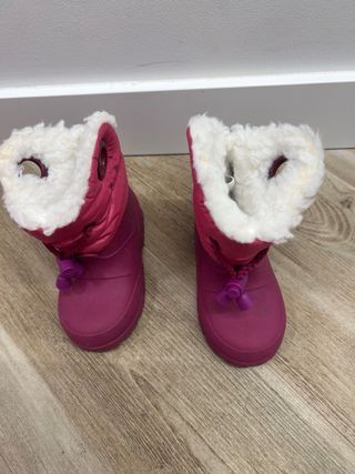 Conjunto Buzo y Botas Invierno Niña talla EU 20-21
