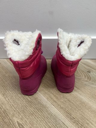Conjunto Buzo y Botas Invierno Niña talla EU 20-21