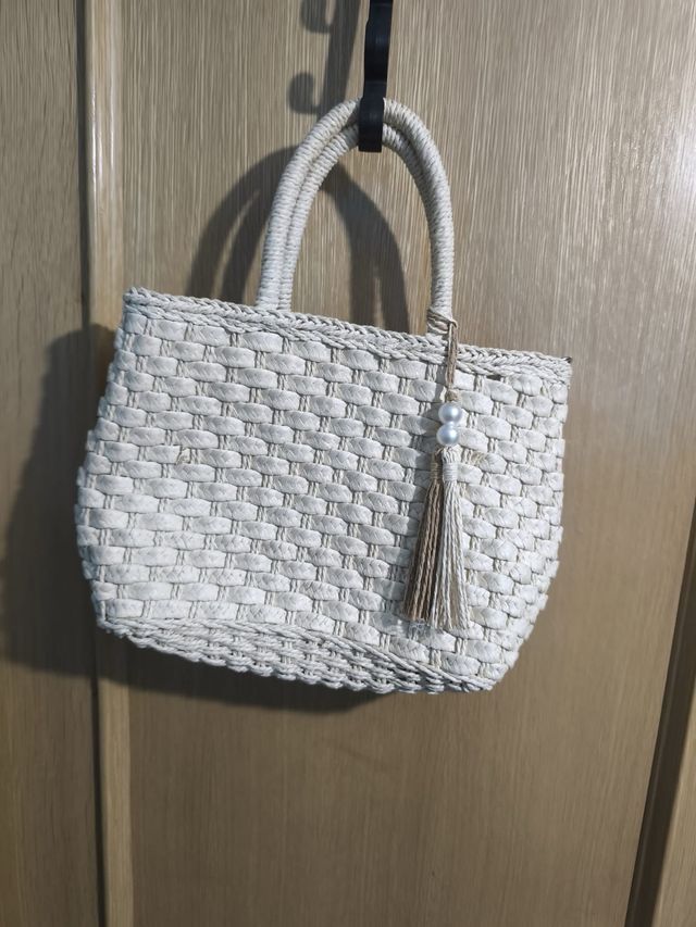 Bolso de paja tejido