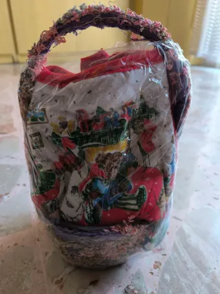 Cestino decorato a tema natalizio