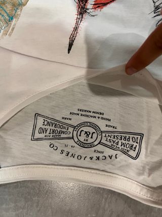 Camiseta Jack & Jones blanca plumas