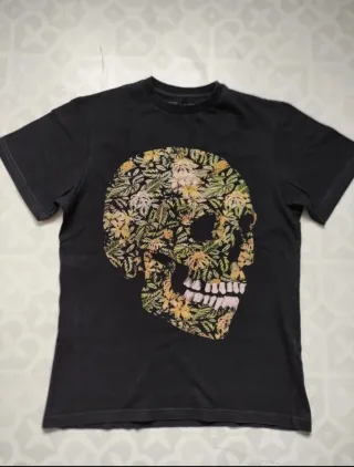 Camiseta Pull&Bear Calavera Floral Talla XS