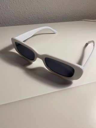 Gafas de sol rectangulares blancas