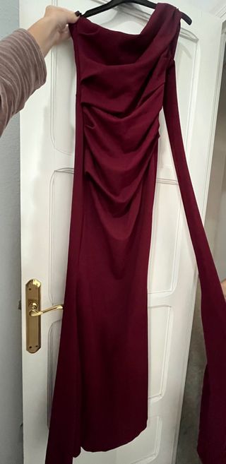 Vestido granate elegante