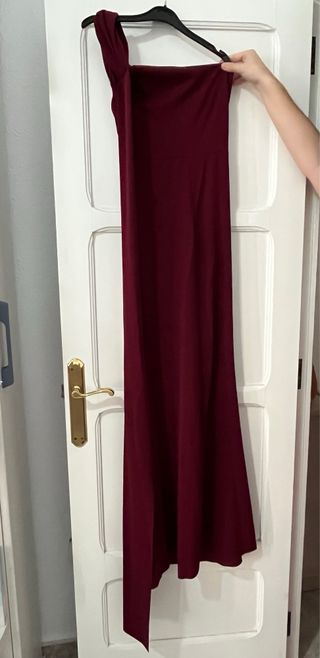 Vestido granate elegante