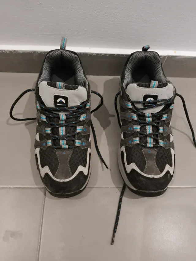 Botas de montaña talla 40 Marca Élémenterre.