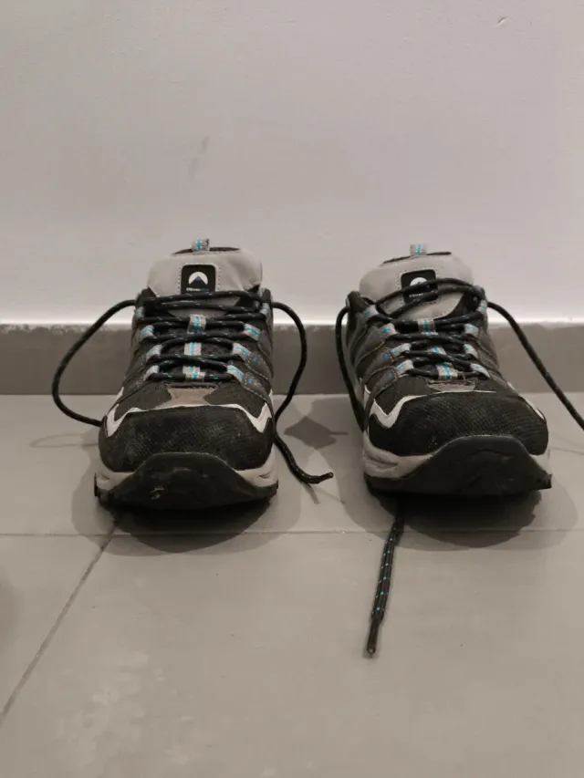 Botas de montaña talla 40 Marca Élémenterre.