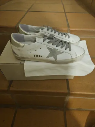 Zapatillas Golden Goose Blancas y Doradas