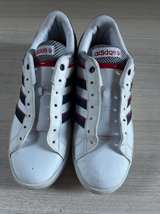 Zapatillas Adidas de piel — clásicas y cómodas