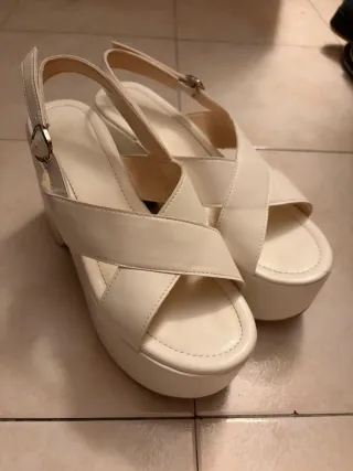 Sandalias Plataforma Blanca Talla 40 Nuevas.