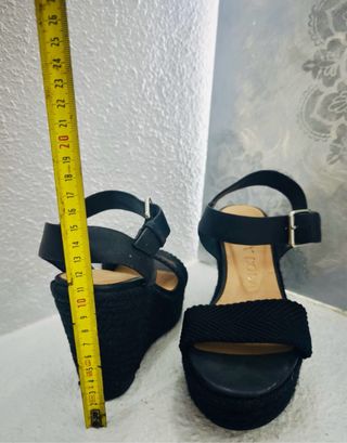 Sandalias Bimba y Lola Negras