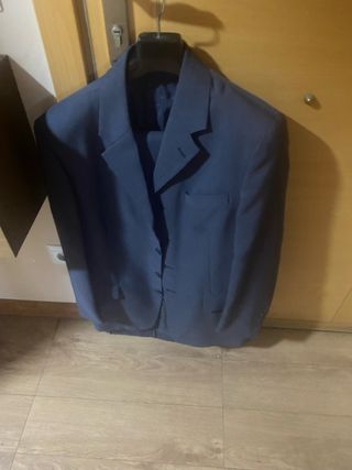 Traje azul talla 42 REGALO CORBATA