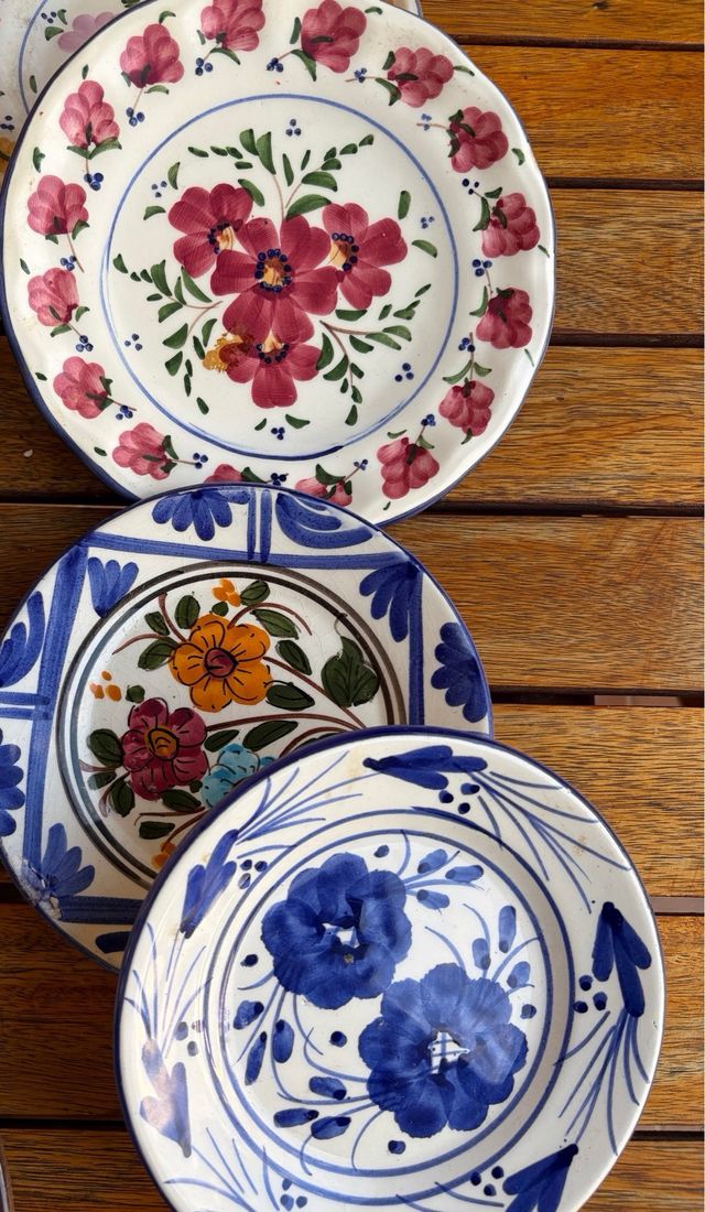 Set di Piatti in Ceramica Dipinti a Mano