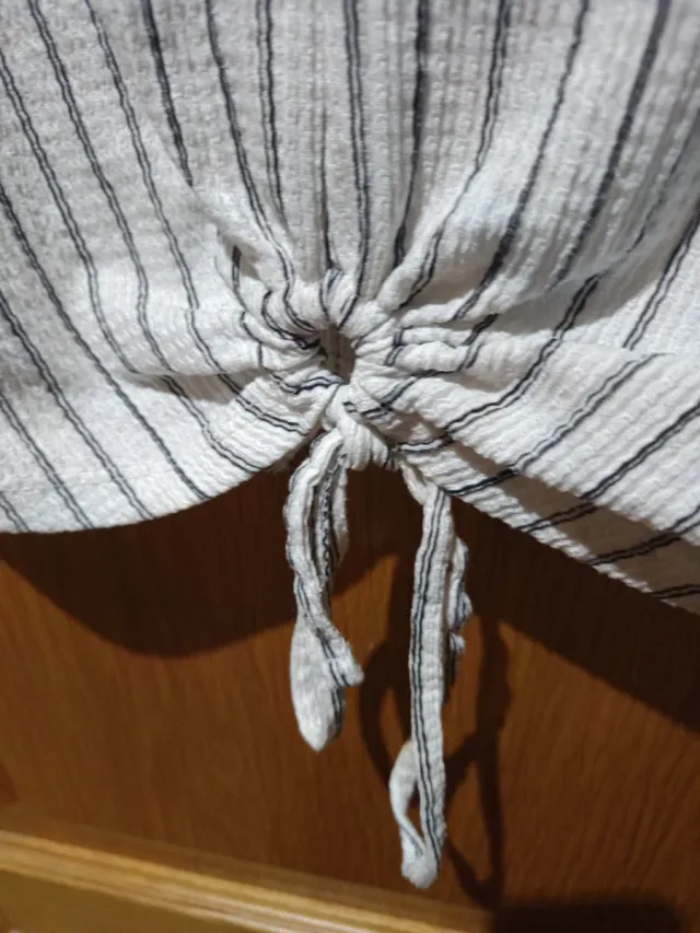 Camiseta Zara Talla L Rayas Blancas y Negras