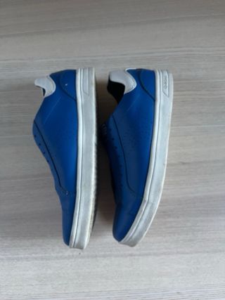 Zapatos Geox Azules y Blancos
