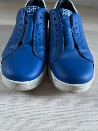 Zapatos Geox Azules y Blancos