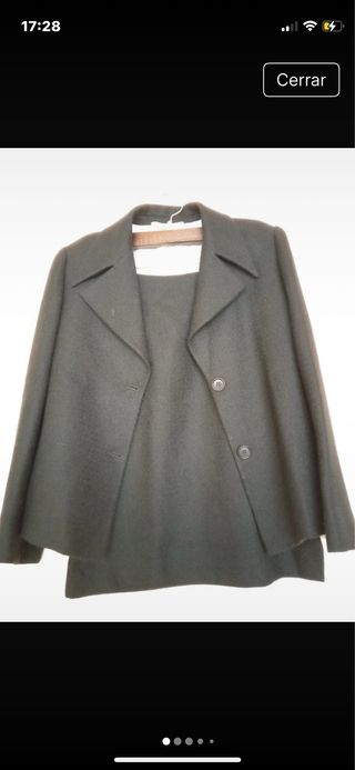 Traje chaqueta y falda negro