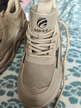 Zapatillas transpirables beige y multicolor