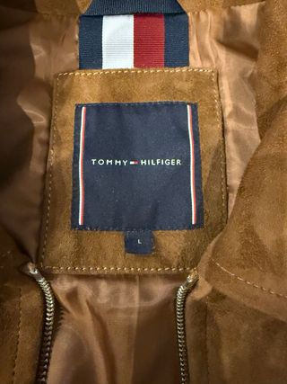 Cazadora Tommy Hilfiger ante marrón.