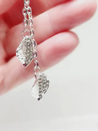 Pendientes hojas plateadas con brillantes