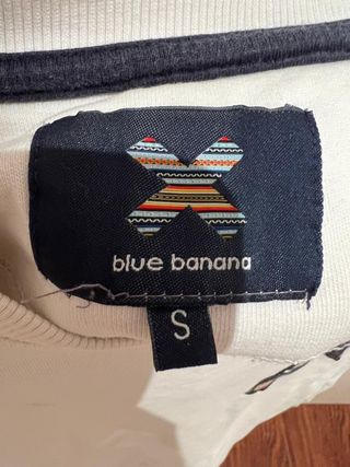 Sudadera blanca, de tela fina, marca blue banana