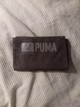 Cartera Puma Negra Usada