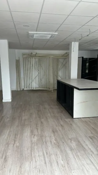 Tavolo da centro in marmo e legno