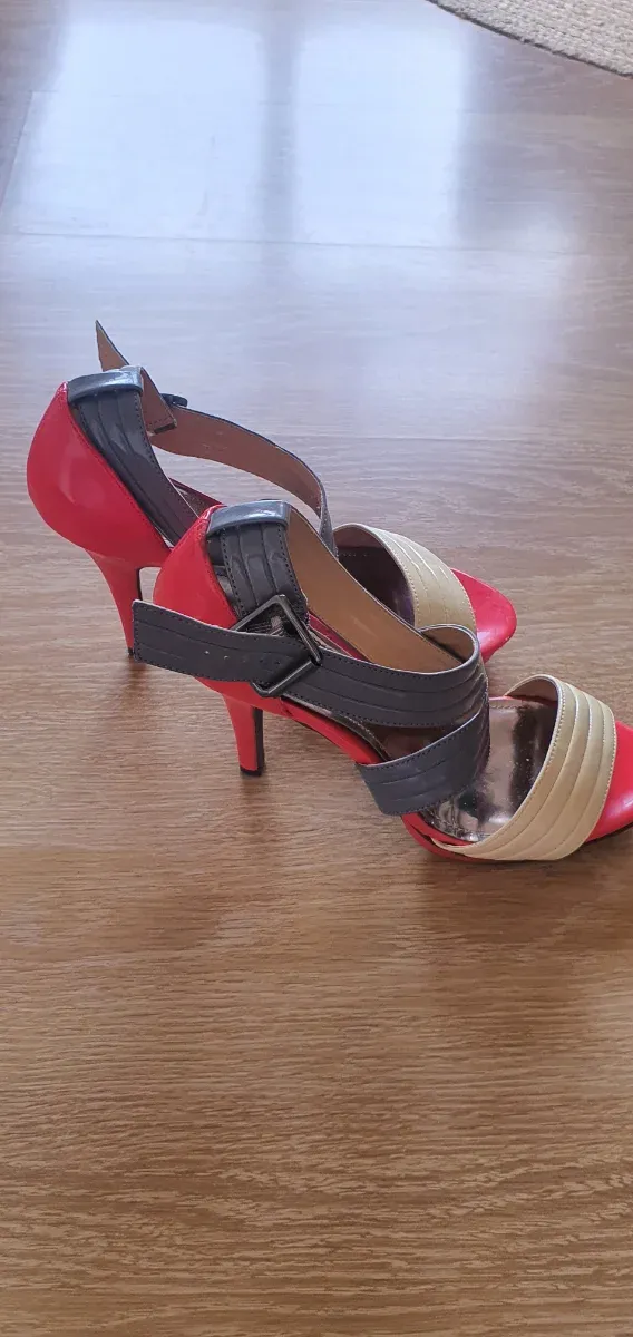 Sandalias Dorothy Perkins Beige y Rojo