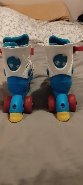Patines infantiles ajustables de Doraemon.
