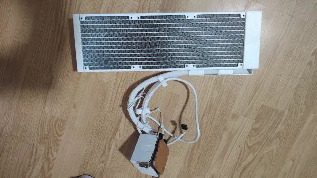 Refrigeración Líquida Lian Li HydroShift LCD 360