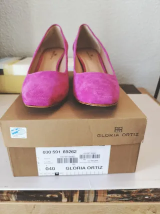 Zapatos Gloria Ortiz Piel fucsia. Talla 40