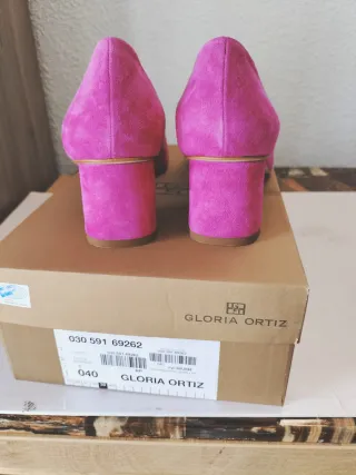 Zapatos Gloria Ortiz Piel fucsia. Talla 40