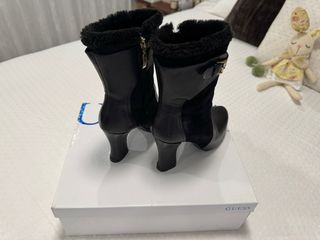 Botines Guess Negros Piel y Ante