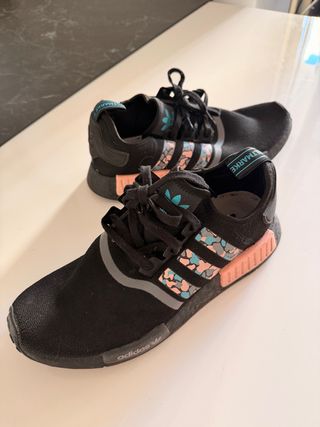 Adidas Zapatilla Negra y Rosa