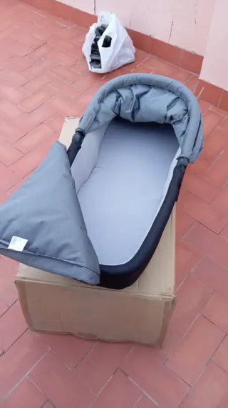 Carro de bebé completo (capazo+silla)