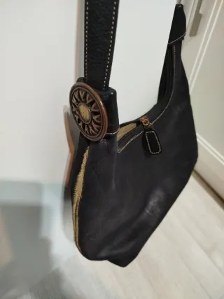 Bolso de piel negro y beige