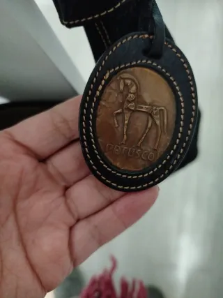 Bolso de piel negro y beige