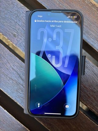 iPhone 14 Blu + iPhone 15 Rosa