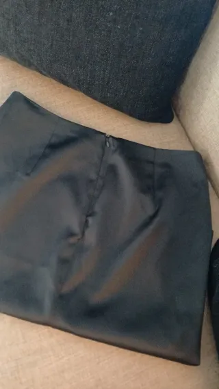 Saia Zara acetinada preta - Tamanho 38