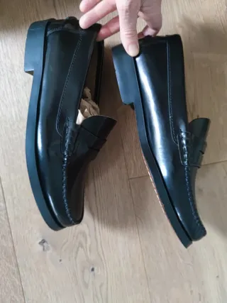 Mocasines clásicos de cuero negro