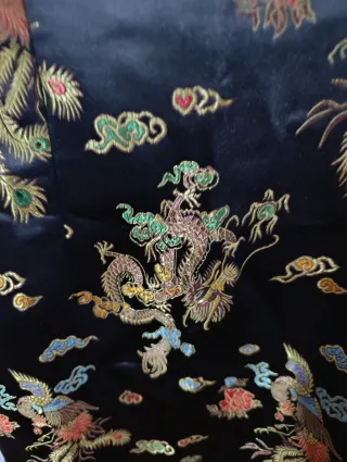 Traje Kimono Chino Dragones Negro y Dorado