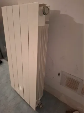 3 Radiadores de Calefacción Metálicos