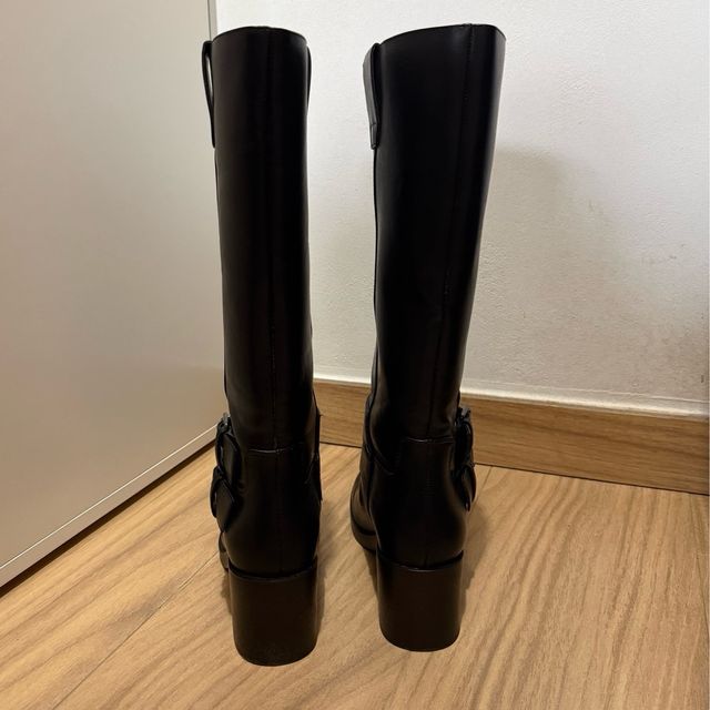 BOTAS ALTAS NEGRAS STRADIVARIUS