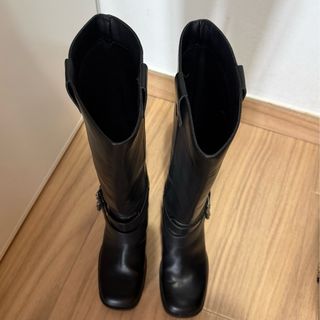 BOTAS ALTAS NEGRAS STRADIVARIUS