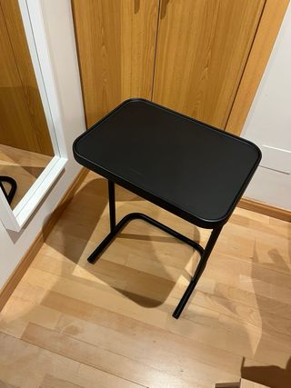 Tavolo ausiliario Ikea 'Björkasen'.