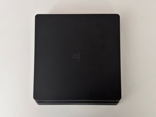 PS4 Slim 1TB FIFA 18 con mando