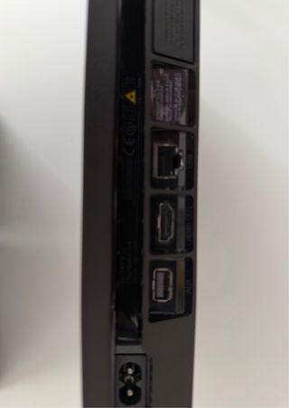 PS4 Slim 1TB FIFA 18 con mando