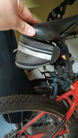 Porta cámaras bicicleta bajo sillín