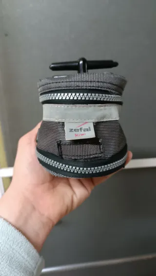 Porta cámaras bicicleta bajo sillín